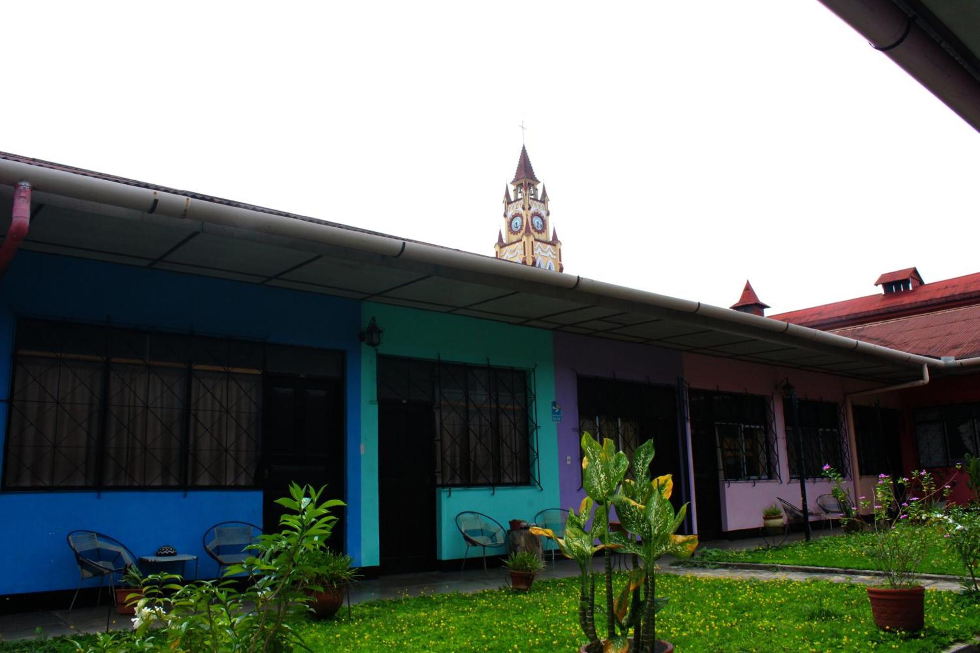 Hostal La Casa Del Paucar Hotel Iquitos Exterior photo